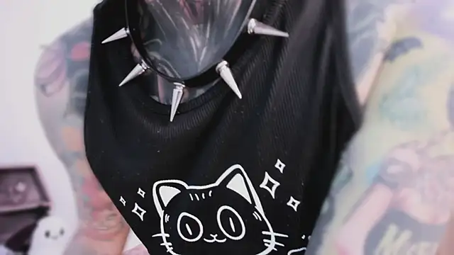 shes creepy online show from April 7, 10:17 am