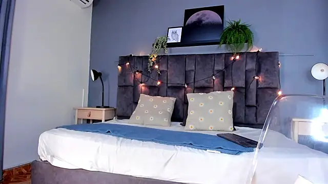 Meganlove   online show from April 7, 2:46 am