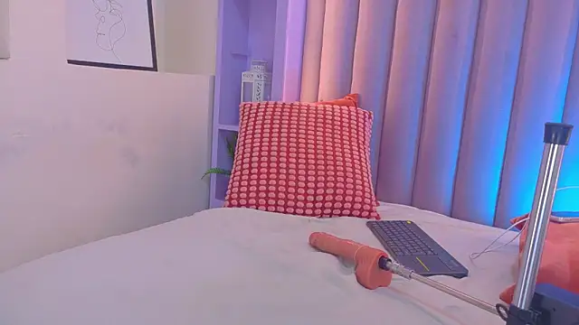 Snapshot of Meganlove__ chatting on June 11, 2:53 am Meganlove online show from June 11, 2:53 am