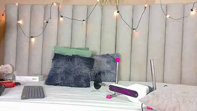 Meganlove   online show from June 25, 3:15 am