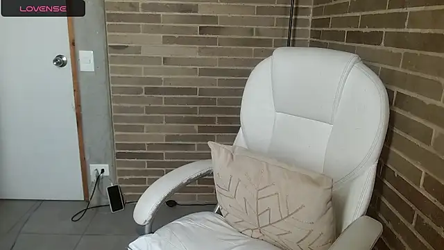 sweet-little online show from June 10, 1:12 pm