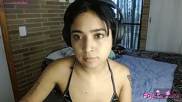 sweet-little online show from March 25, 2:05 pm
