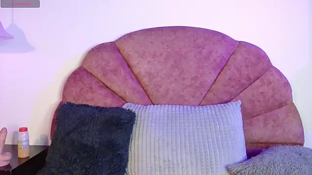 Lickpink1 online show from April 22, 3:57 am