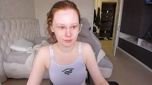 NikiCozy online show from May 2, 1:11 am