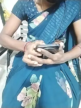 Snapshot of sujjisexyy chatting on August 6, 5:52 pm sujjisexyy online show from August 6, 5:52 pm