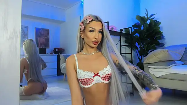 ArianaXO  online show from May 7, 7:01 am