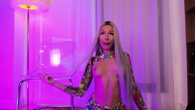 ArianaXO  online show from May 31, 6:08 am