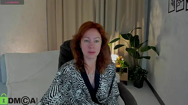 LeticiaRomano online show from May 17, 4:01 am