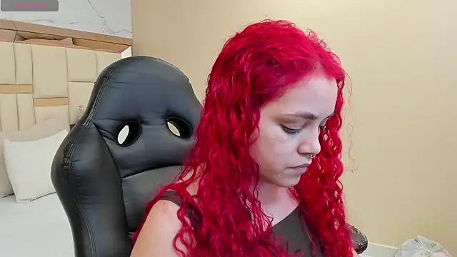 luna veega online show from June 11, 4:48 pm
