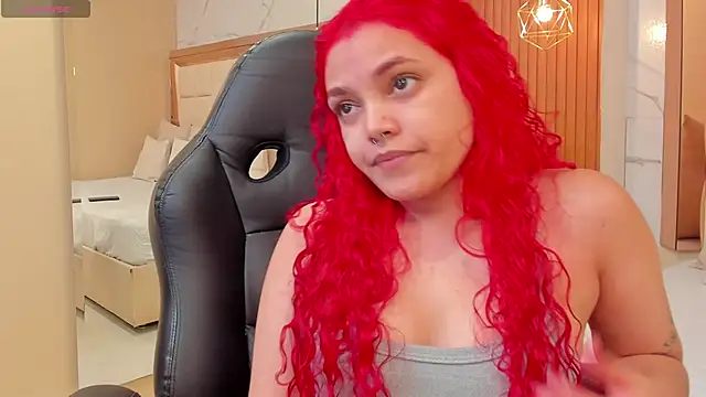 luna veega online show from June 3, 5:06 pm
