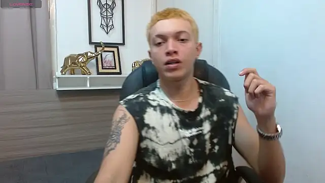 AllanVicent online show from March 13, 2:22 pm