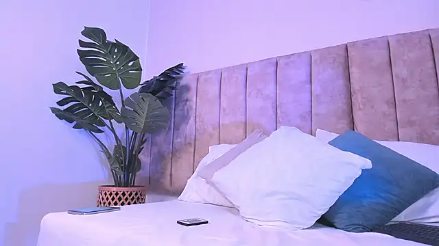 AgathaSavage online show from April 3, 2:40 am