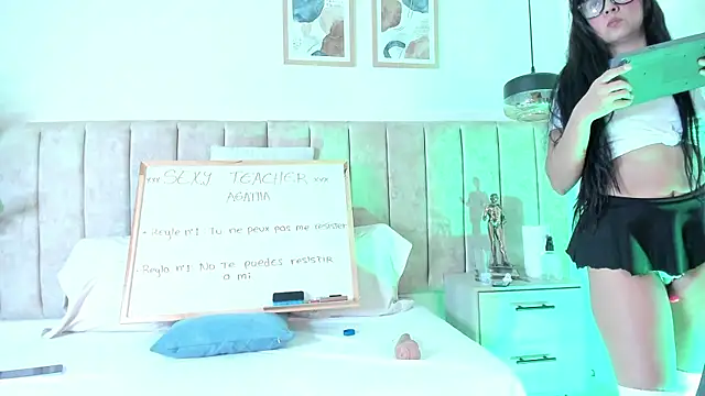 AgathaSavage online show from April 11, 1:46 am