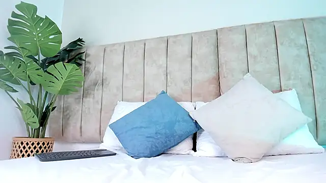 AgathaSavage online show from April 24, 3:08 am