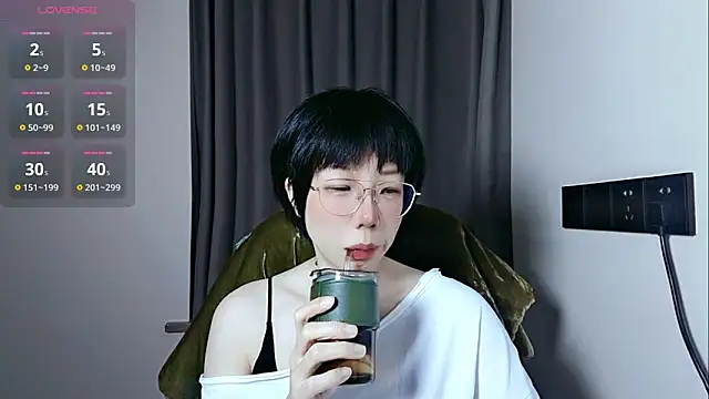 lin lin 520 520 online show from May 10, 3:58 pm