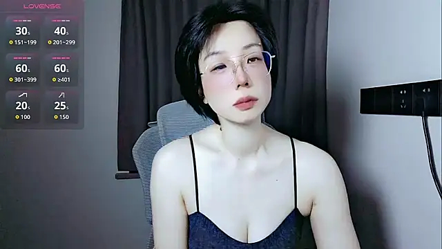 lin lin 520 520 online show from June 2, 3:45 pm