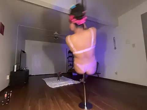 stripperbarbie online show from April 10, 1:01 am
