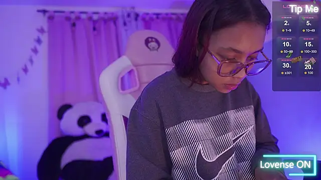 nahomy 2308 online show from April 20, 11:57 am