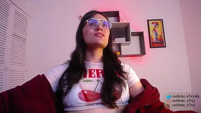 Snapshot of selene_cutie chatting on March 20, 12:22 am selene cutie online show from March 20, 12:22 am