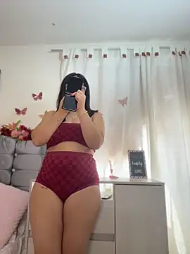 Snapshot of Isabella_Roses_ chatting on May 8, 4:00 pm Isabella Roses online show from May 8, 4:00 pm
