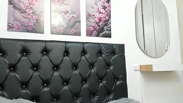 Snapshot of Tamar4_f00x chatting on June 25, 12:54 pm Tamar4 f00x online show from June 25, 12:54 pm