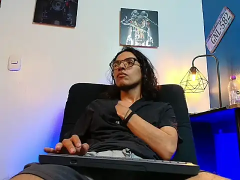 Enzo jagger online show from March 13, 8:03 pm