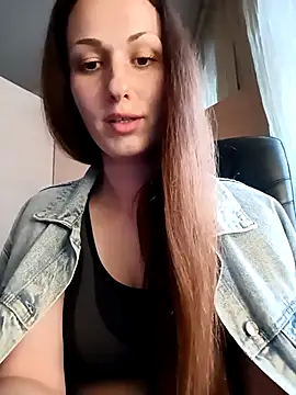 LunaCrystall online show from April 4, 4:13 pm