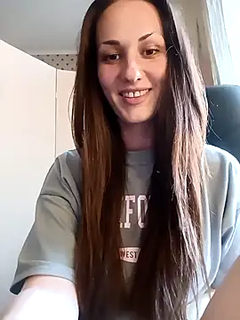 LunaCrystall online show from May 6, 4:11 pm