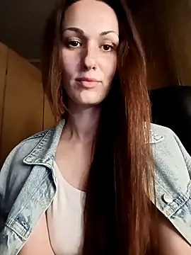 LunaCrystall online show from April 3, 6:14 pm