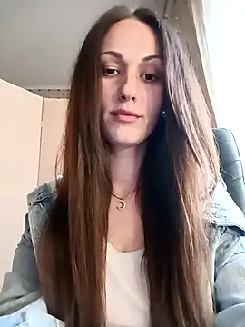LunaCrystall online show from April 18, 3:58 pm