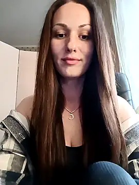 LunaCrystall online show from April 22, 3:30 pm