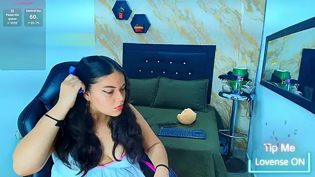 scarlettt  joness online show from March 30, 3:08 am