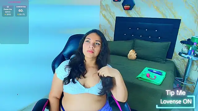 scarlettt  joness online show from April 1, 2:57 am