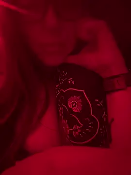 Astrid XOXO online show from March 11, 7:41 pm