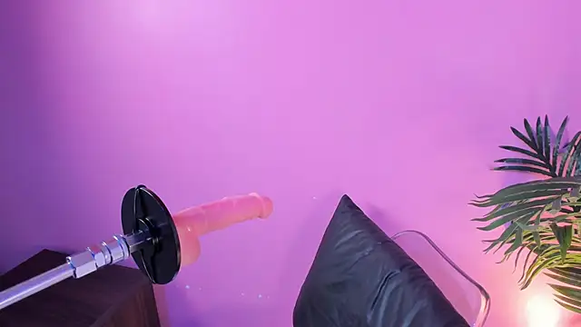 Lia owenss online show from April 12, 7:06 pm