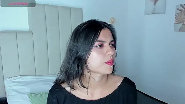Snapshot of Zoee_Kravitz chatting on May 13, 12:17 am Zoee Kravitz online show from May 13, 12:17 am