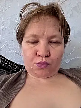 Snapshot of _LOLA-LOLA_ chatting on May 3, 9:25 am LOLA-LOLA online show from May 3, 9:25 am