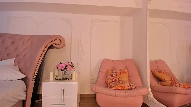 LucianaBlanco  online show from April 26, 3:09 pm