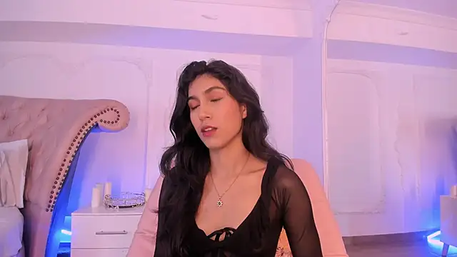 Snapshot of LucianaBlanco_ chatting on May 19, 9:00 pm LucianaBlanco online show from May 19, 9:00 pm