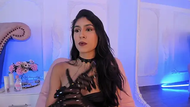 LucianaBlanco  online show from March 27, 9:05 pm