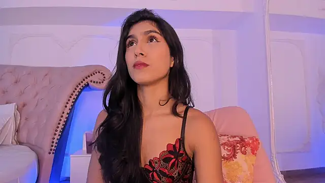 Snapshot of LucianaBlanco_ chatting on May 6, 8:24 pm LucianaBlanco online show from May 6, 8:24 pm