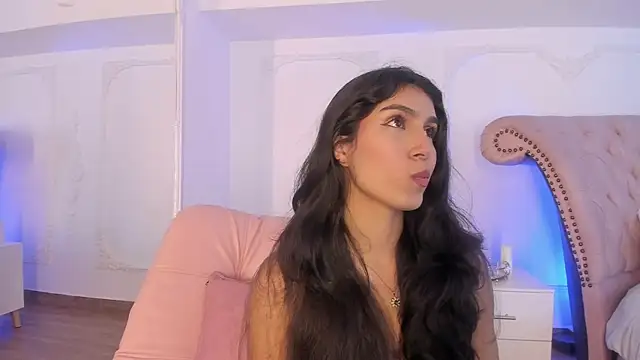 LucianaBlanco  online show from June 25, 8:36 pm