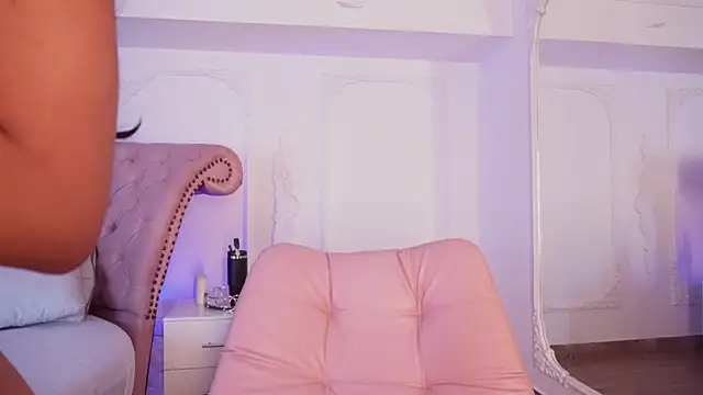 LucianaBlanco  online show from July 13, 8:41 pm