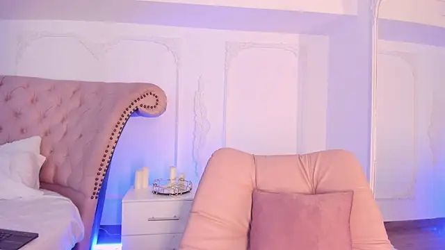 Snapshot of LucianaBlanco_ chatting on June 12, 8:50 pm LucianaBlanco online show from June 12, 8:50 pm