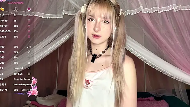 OnlyEva1 online show from April 5, 8:10 am