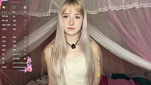 OnlyEva1 online show from April 21, 8:10 am