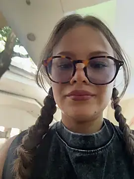 Snapshot of Tallulah_Kinky chatting on July 4, 6:23 pm Tallulah Kinky online show from July 4, 6:23 pm