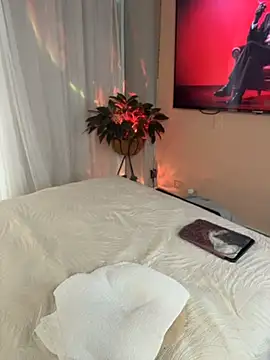 Snapshot of Tallulah_Kinky chatting on June 3, 7:29 pm Tallulah Kinky online show from June 3, 7:29 pm