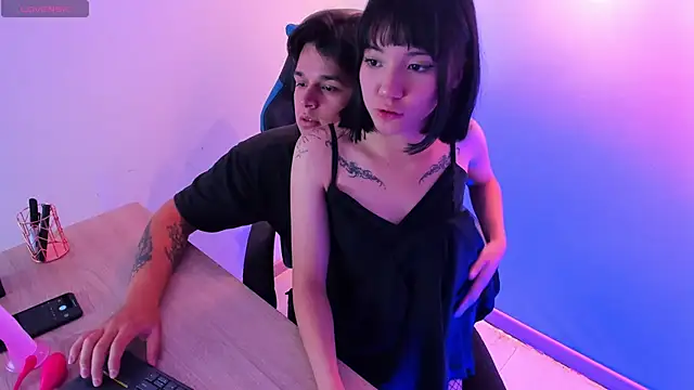 Melody and Max online show from March 13, 3:55 am