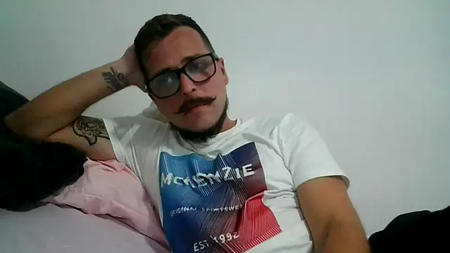 yanick931 online show from April 8, 11:06 pm